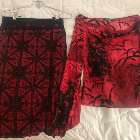 Skirt & Top for night out. Extremely flattering! - Picture 2 of 4